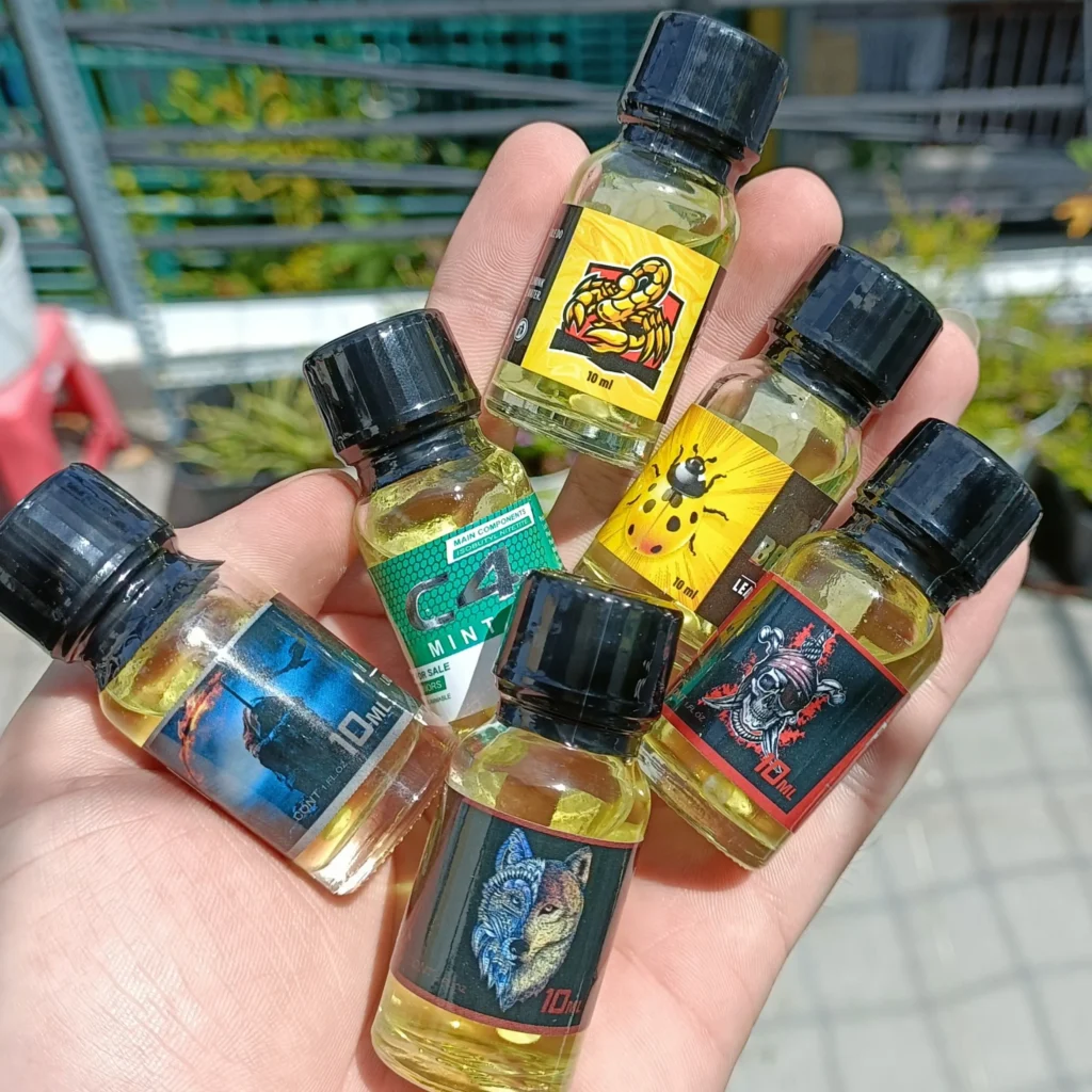 Các dòng sản phẩm 10ml chai trong được đánh giá cao bởi mùi thơm đặc trưng, không gây cảm giác đau đầu khi sử dụng