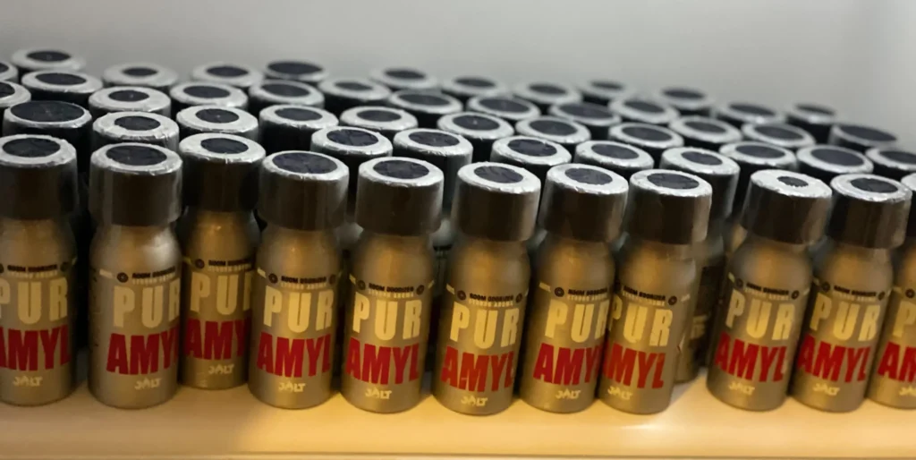 Jolt Amyl là thương hiệu đến từ Pháp, mới gia nhập thị trường nhưng nhận được sự quan tâm lớn từ phía người tiêu dùng bởi sự tinh khiết và công thức tạo mùi hương thơm mát sảng khoái ở mỗi lọ sản phẩm
