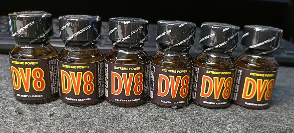 popper dv8 10ml thuộc phân khúc popper mạnh, cho trải nghiệm cực bốc, phù hợp cho những người thích trải nghiệm mạnh mẽ